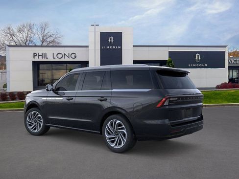New 2025 Lincoln Navigator Reserve image 4