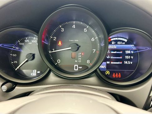 Used 2026 Porsche Macan AWD/4WD image 34