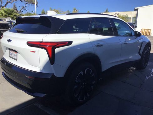 Used 2024 Chevrolet Blazer EV RS RWD image 3