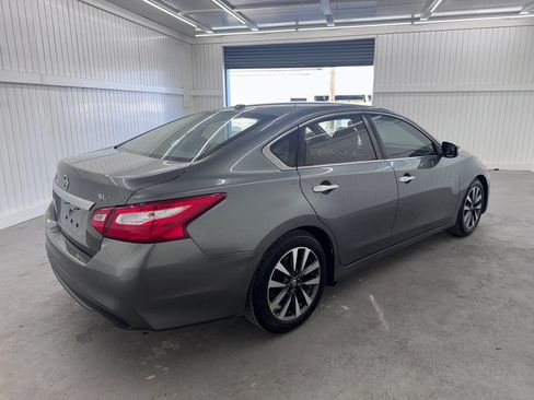 Used 2017 Nissan Altima 2.5 SL FWD image 5