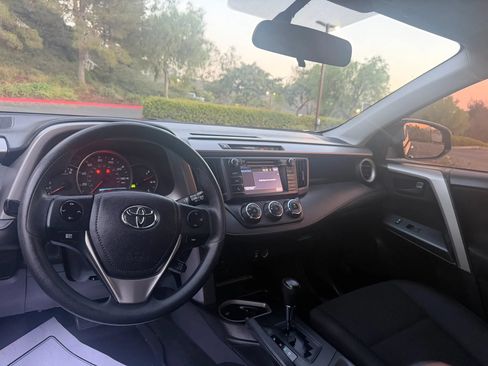 Used 2016 Toyota RAV4 LE FWD image 13