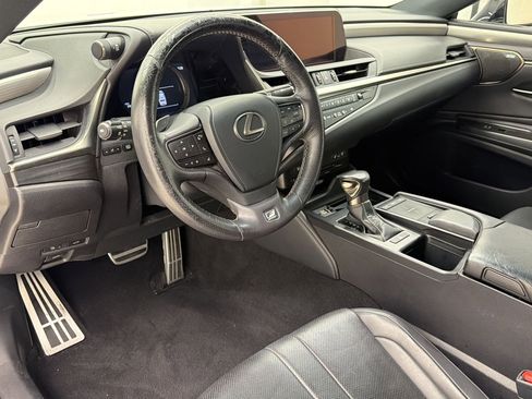 Used 2019 Lexus ES 350 F Sport w/ Accessory Package 2 image 4