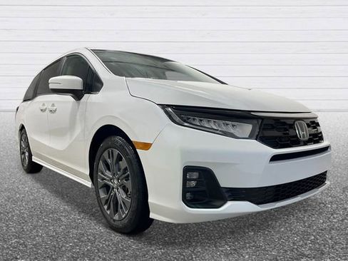 New 2026 Honda Odyssey Touring image 9