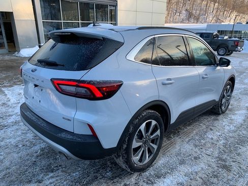 Used 2025 Ford Escape Platinum w/ Premium Technology Package image 2