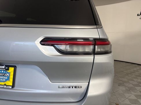 Used 2021 Jeep Grand Cherokee L Limited image 37