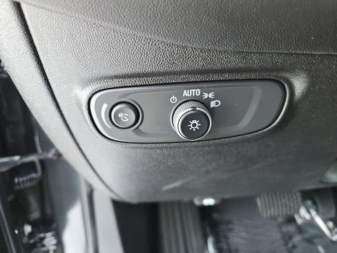 Used 2020 Chevrolet Equinox LT AWD/4WD image 12