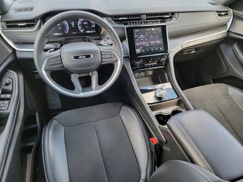 Used 2024 Jeep Grand Cherokee L Altitude image 35