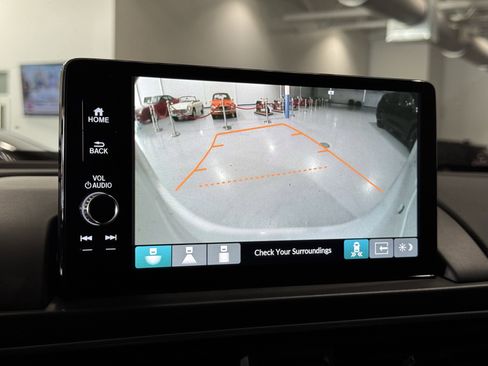 New 2025 Honda Pilot Touring image 11