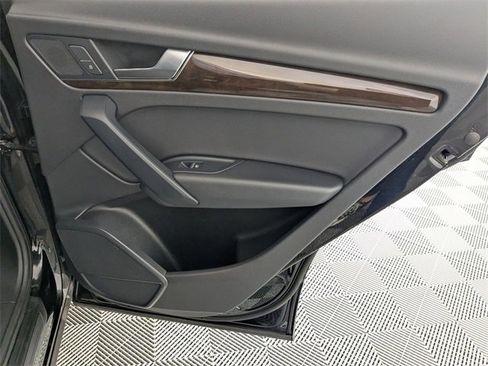 Used 2019 Audi Q5 2.0T Premium image 33