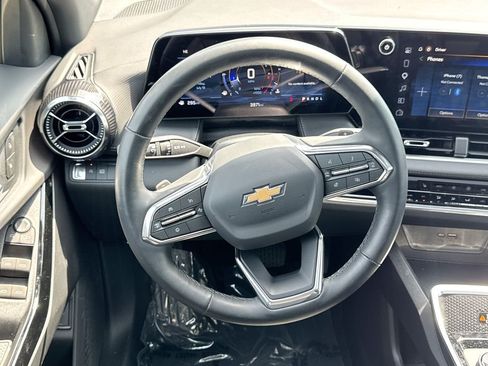 Used 2026 Chevrolet Equinox LT w/ Convenience Package II FWD image 23
