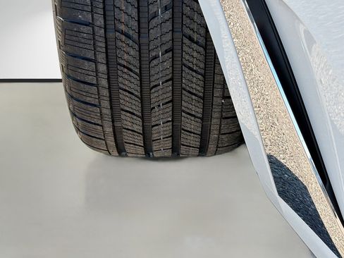 Used 2023 BMW X7 xDrive40i w/ Premium Package image 44