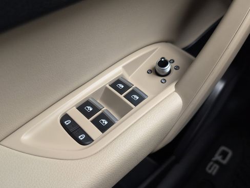 Used 2021 Audi Q5 Premium image 6