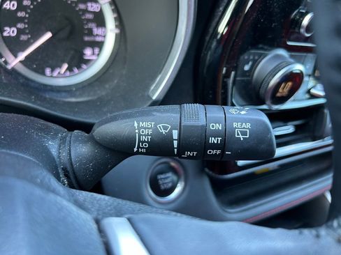 Certified 2024 Toyota Highlander XSE FWD image 23