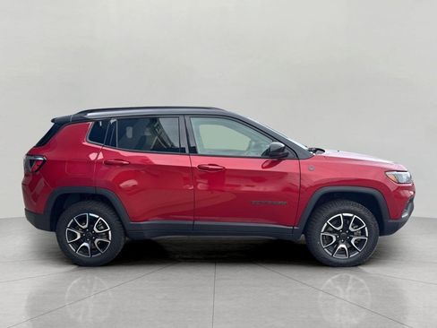 Used 2025 Jeep Compass Trailhawk AWD/4WD image 30