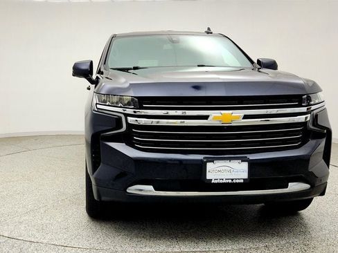 Used 2022 Chevrolet Suburban LT w/ LT Signature Plus Package AWD/4WD image 2
