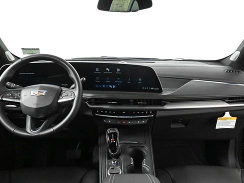 New 2024 Cadillac XT4 Premium Luxury image 17
