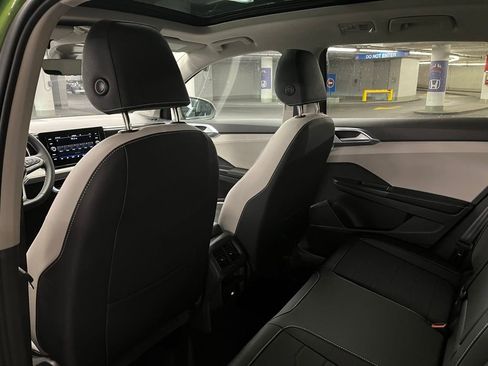 New 2025 Volkswagen Taos SE image 22