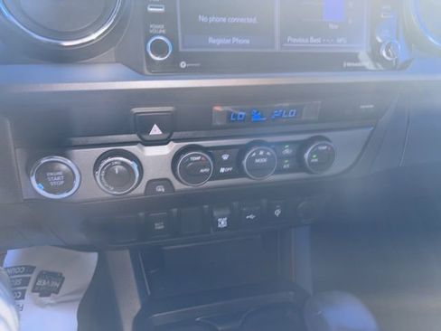 Certified 2021 Toyota Tacoma TRD Off-Road image 39