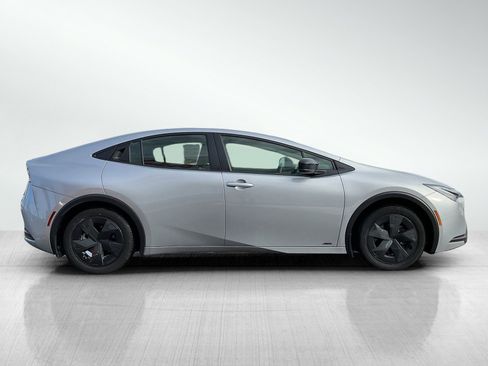 Used 2024 Toyota Prius LE image 6