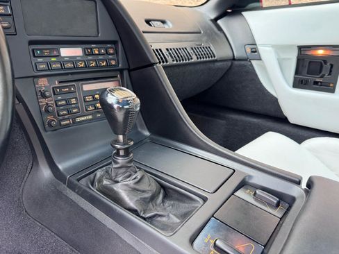 Used 1992 Chevrolet Corvette Coupe RWD image 6