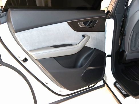 Used 2023 Audi SQ8 Prestige image 57