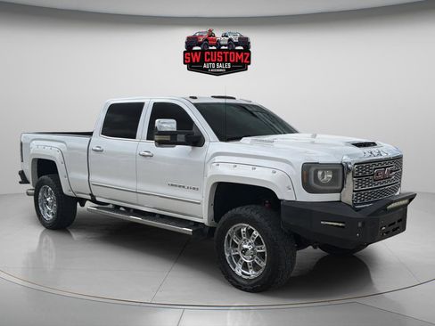 Used 2019 GMC Sierra 2500 Denali w/ Duramax Plus Package AWD/4WD image 1