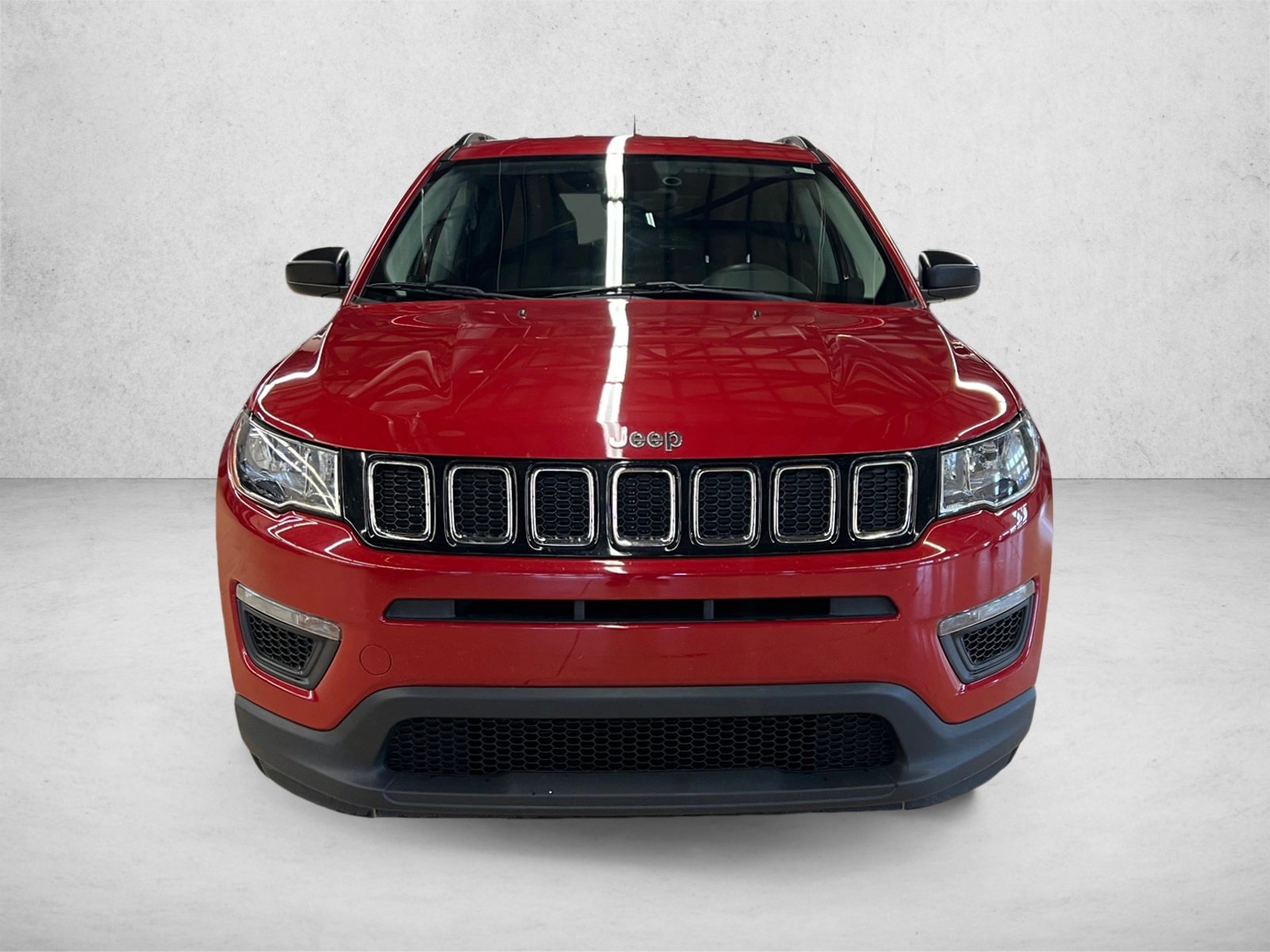 Used 2018 Jeep Compass Sport w/ Tech Group FWD image 2