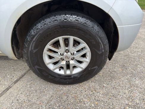 Used 2016 Nissan Frontier SV image 22