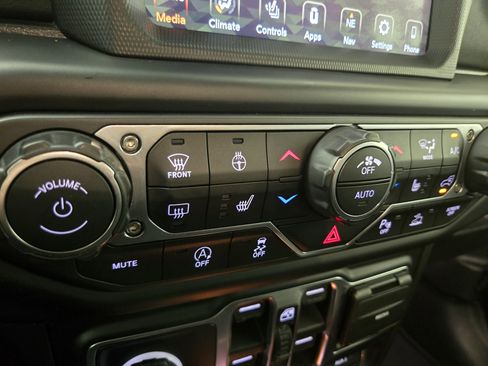 Used 2020 Jeep Gladiator Rubicon AWD/4WD image 27