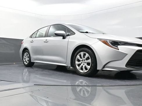 Used 2024 Toyota Corolla LE FWD image 31