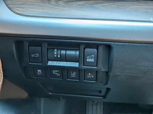 Used 2018 Subaru Outback 2.5i Touring AWD/4WD image 24