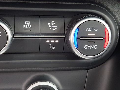 New 2025 Alfa Romeo Stelvio Sprint AWD/4WD image 19