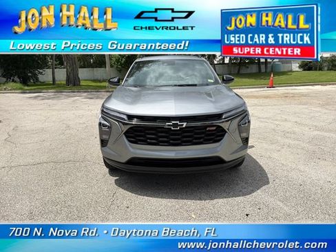 Used 2025 Chevrolet Trax RS w/ Driver Confidence Package FWD image 17