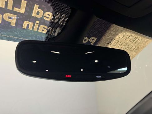 Used 2025 Chrysler Pacifica Select image 30