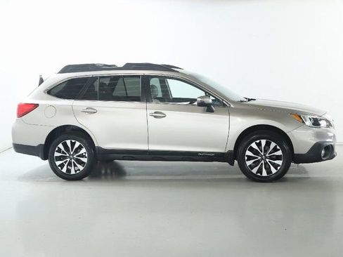 Used 2016 Subaru Outback 2.5i Limited AWD/4WD image 11