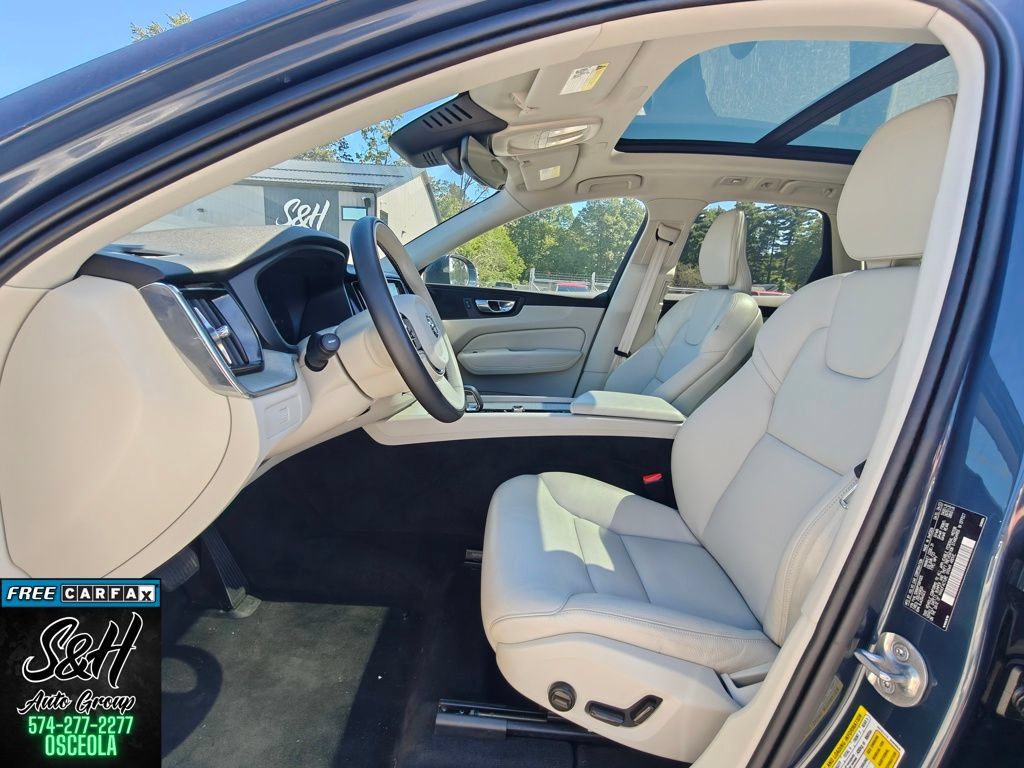 Used 2023 Volvo XC60 B5 Plus w/ Climate Package AWD/4WD image 18