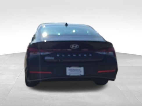 New 2026 Hyundai Elantra SEL Sport FWD image 4