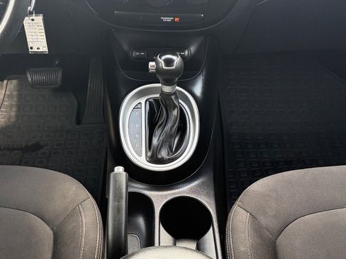 Used 2018 Kia Soul Base image 15