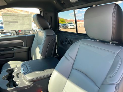New 2026 RAM 2500 Tradesman AWD/4WD image 12