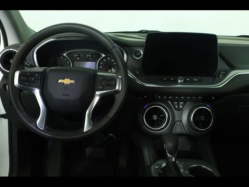 Used 2025 Chevrolet Blazer LT AWD/4WD image 14