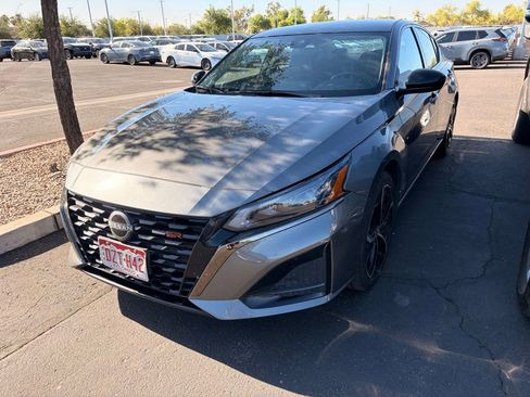 Certified 2025 Nissan Altima 2.5 SR FWD image 2