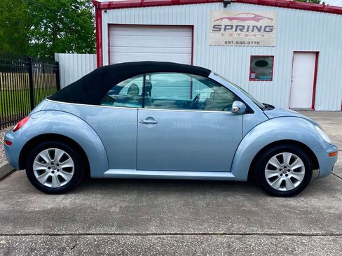 Used 2010 Volkswagen Beetle Convertible image 14