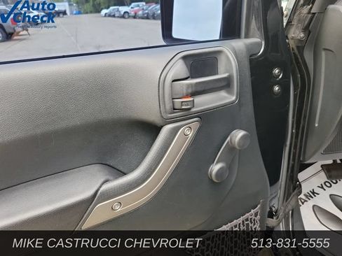 Used 2016 Jeep Wrangler Unlimited Sport w/ Connectivity Group AWD/4WD image 18