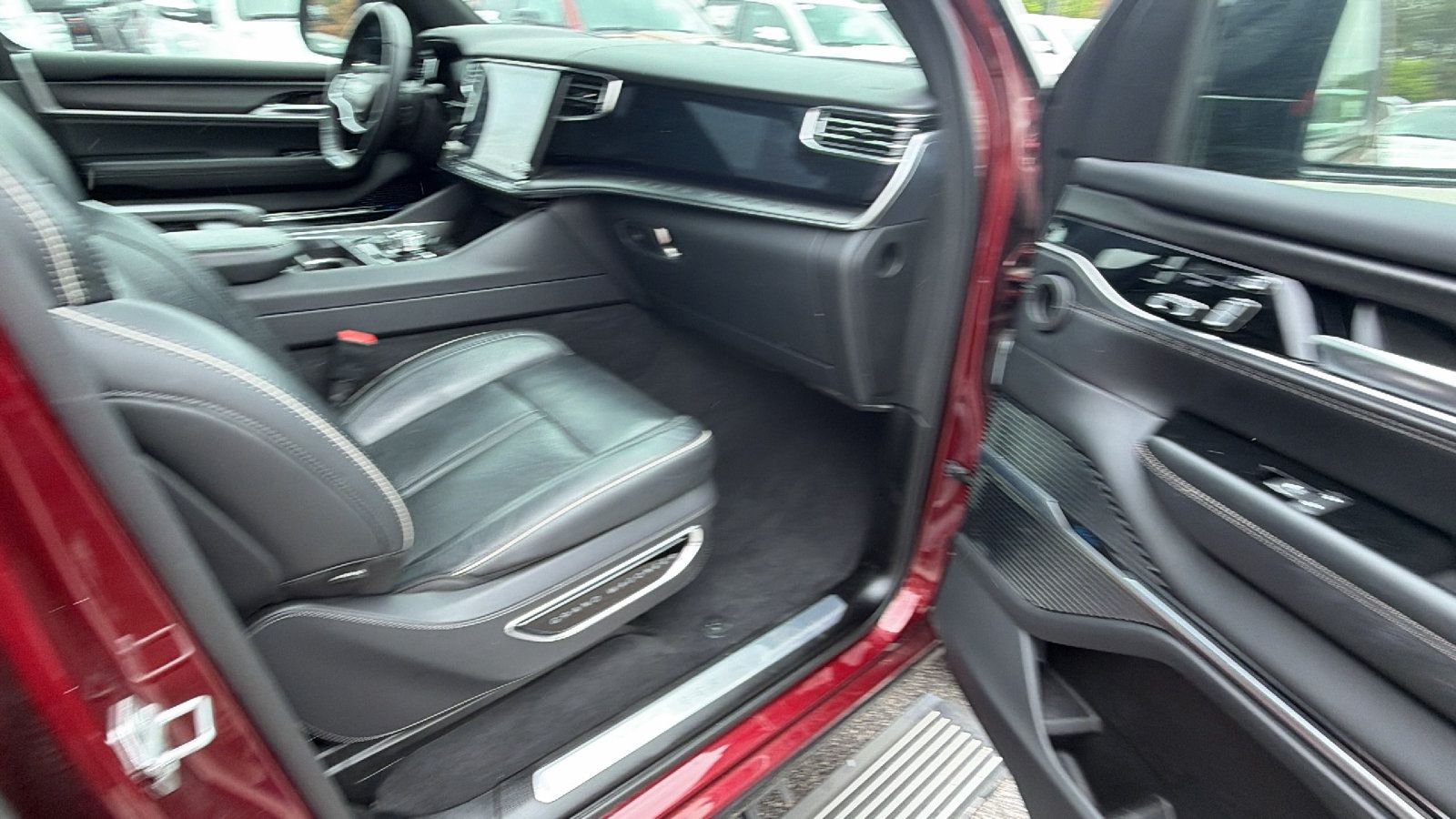 Certified 2025 Jeep Grand Wagoneer Series II Obsidian w/ Quick Order Packagew 28T AWD/4WD image 20