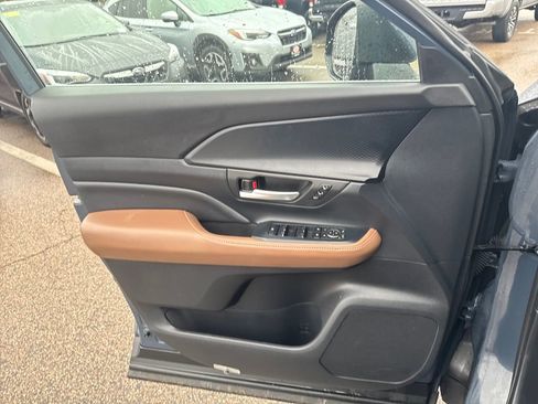 Used 2024 Toyota Grand Highlander AWD Hybrid image 36