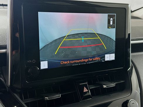 Used 2024 Toyota Corolla Cross XLE image 23