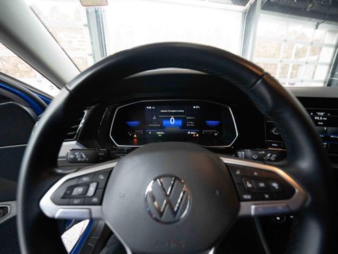 Used 2022 Volkswagen Jetta SE image 15