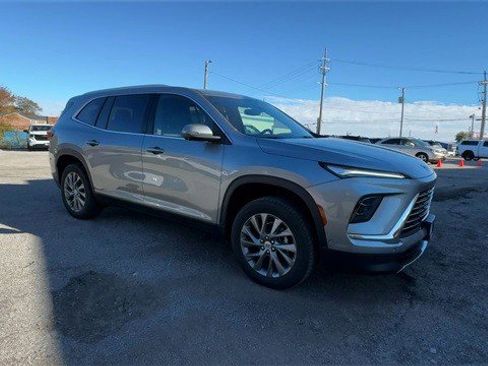 New 2026 Buick Enclave Preferred w/ Super Cruise Package image 2