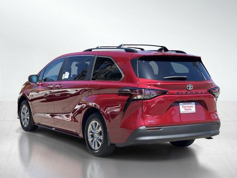 New 2026 Toyota Sienna XLE FWD image 3