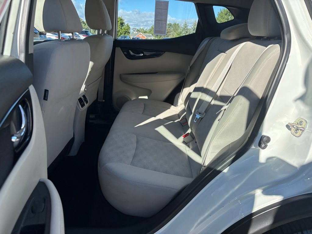 Used 2019 Nissan Rogue Sport SV w/ All-Weather Package AWD/4WD image 13